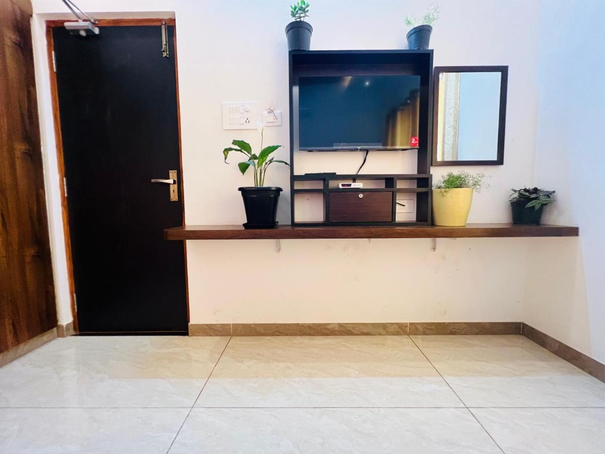 Raja Residency Hotel Alandurai Ngoại thất bức ảnh