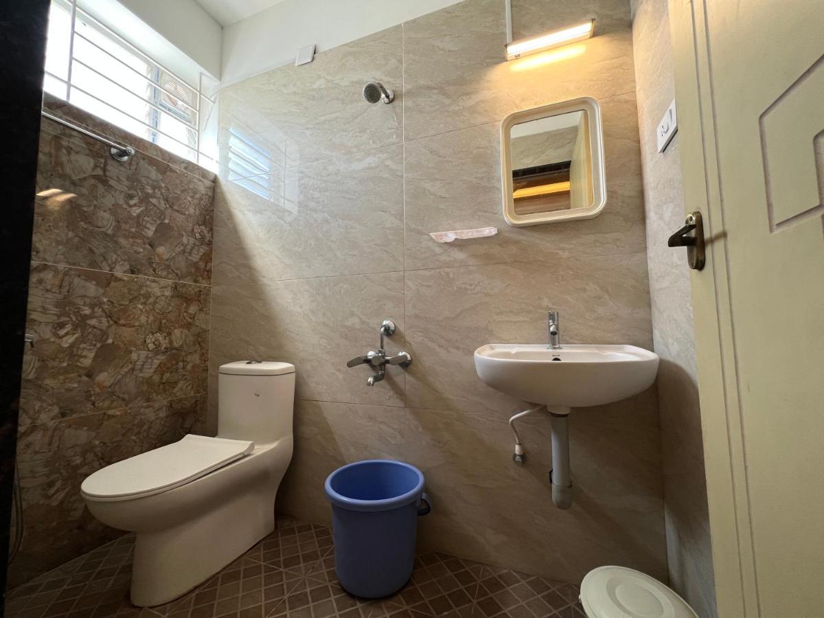 Raja Residency Hotel Alandurai Ngoại thất bức ảnh